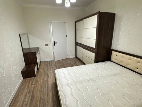 2 otaqlı köhnə tikili - Yeni Günəşli q. - 60 m²