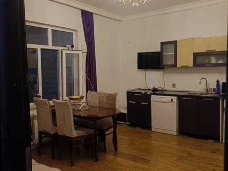 4 otaqlı həyət evi/bağ evi - Ramana q. - 200 m²