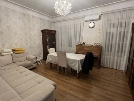 2 otaqlı köhnə tikili - Bayıl q. - 66 m²