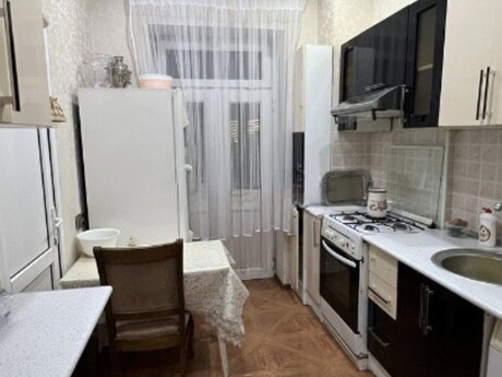 2 otaqlı köhnə tikili - Bayıl q. - 66 m²