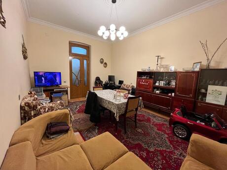 2 otaqlı köhnə tikili - 28 May m. - 54 m²