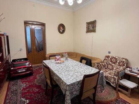 2 otaqlı köhnə tikili - 28 May m. - 54 m²