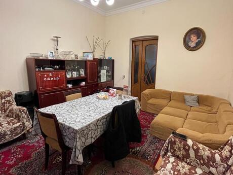 2 otaqlı köhnə tikili - 28 May m. - 54 m²