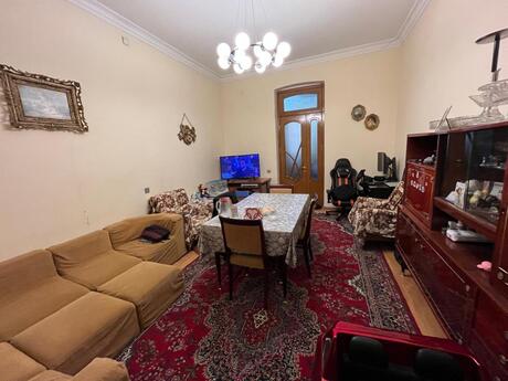 2 otaqlı köhnə tikili - 28 May m. - 54 m²