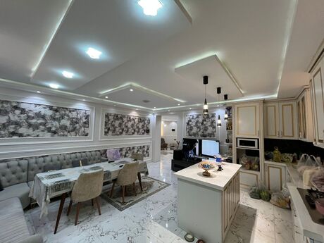 7 otaqlı həyət evi/bağ evi - Xırdalan - 400 m²