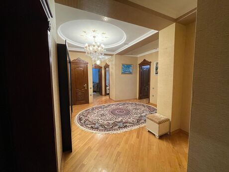 3 otaqlı yeni tikili - 8 Noyabr m. - 135 m²