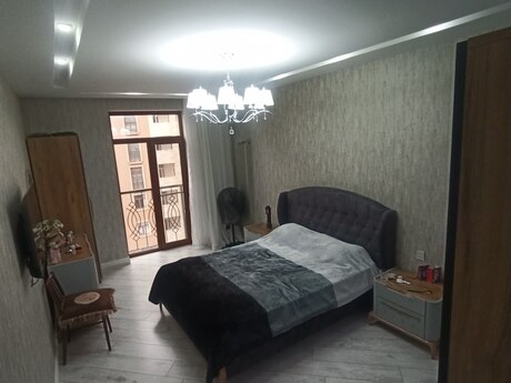 4 otaqlı yeni tikili - Binəqədi r. - 150 m²