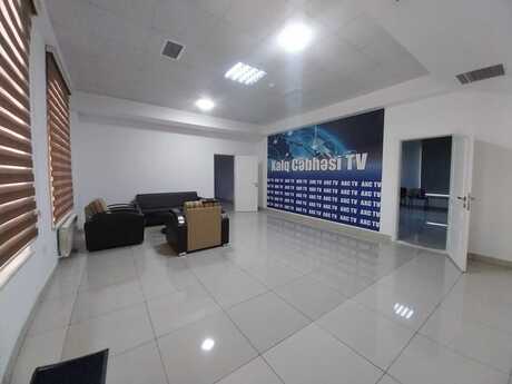 Obyekt - İnşaatçılar m. - 2105.7 m²