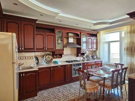 4 otaqlı yeni tikili - Elmlər Akademiyası m. - 168 m²