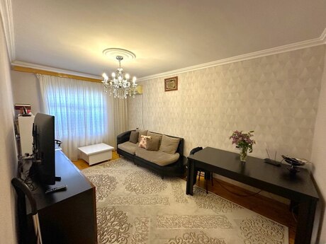 2 otaqlı köhnə tikili - Xalqlar Dostluğu m. - 65 m²