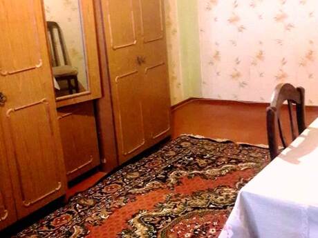 3 otaqlı köhnə tikili - 8 Noyabr m. - 65 m²