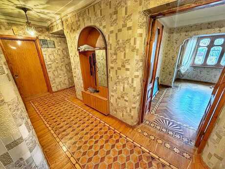 4 otaqlı köhnə tikili - Xalqlar Dostluğu m. - 100 m²