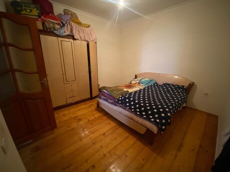 3 otaqlı həyət evi/bağ evi - İnşaatçılar m. - 90 m²