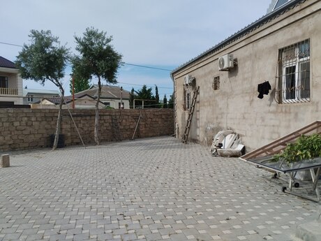 4 otaqlı həyət evi/bağ evi - Binə q. - 193.1 m²