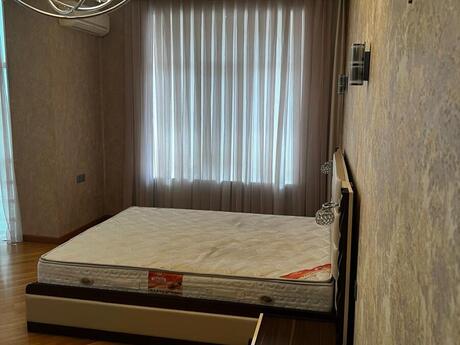 4 otaqlı yeni tikili - Şah İsmayıl Xətai m. - 200 m²