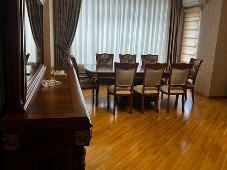 4 otaqlı yeni tikili - Şah İsmayıl Xətai m. - 200 m²