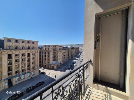 3 otaqlı yeni tikili - Bayıl q. - 160 m²