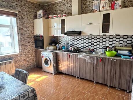 7 otaqlı həyət evi/bağ evi - Mərdəkan q. - 197 m²