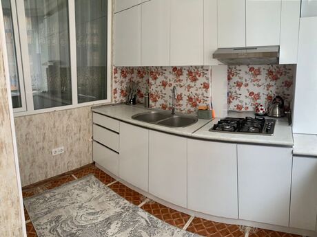 3 otaqlı yeni tikili - 8 Noyabr m. - 95 m²