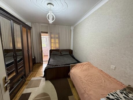 2 otaqlı köhnə tikili - Gənclik m. - 65 m²