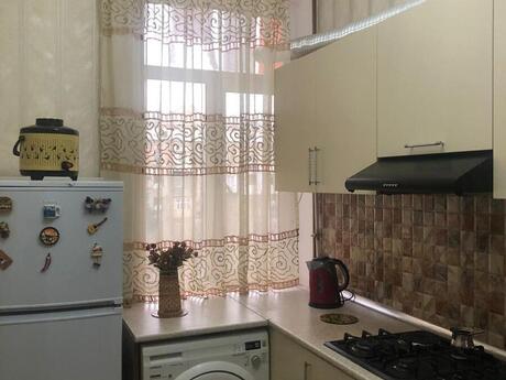 1 otaqlı köhnə tikili - Nizami m. - 40 m²