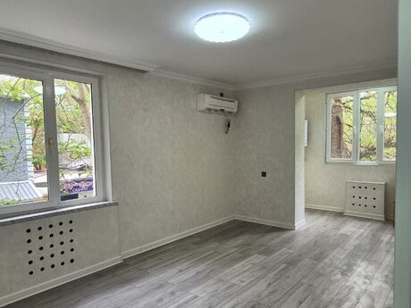 2 otaqlı köhnə tikili - İnşaatçılar m. - 40 m²