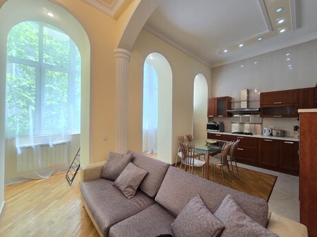 Аренда: 3-комнатная квартира, 120 м², Sahil: 2 200 ₼/мес 2