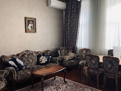 3 otaqlı köhnə tikili - İçəri Şəhər m. - 100 m²