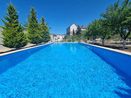 4 otaqlı həyət evi/bağ evi - Novxanı q. - 300 m²