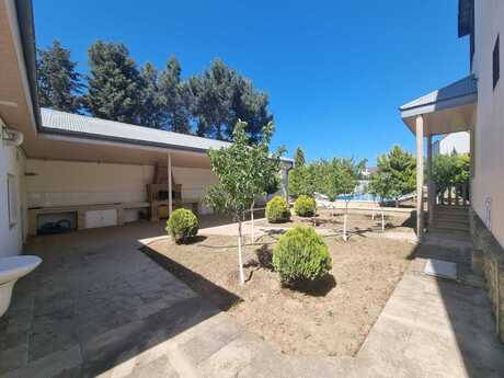 4 otaqlı həyət evi/bağ evi - Novxanı q. - 300 m²