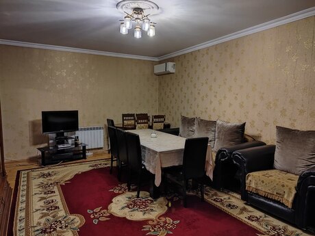 5 otaqlı həyət evi/bağ evi - Binəqədi q. - 192 m²