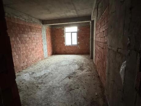 2-комн. новостройка - м. 8 ноября - 77 м²