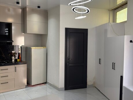 3 otaqlı həyət evi/bağ evi - İnşaatçılar m. - 60 m²