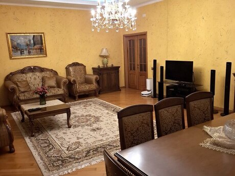 4 otaqlı yeni tikili - Həzi Aslanov m. - 185 m²