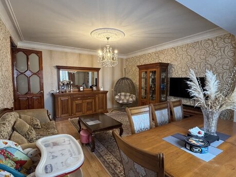 4 otaqlı köhnə tikili - Nizami r. - 113 m²