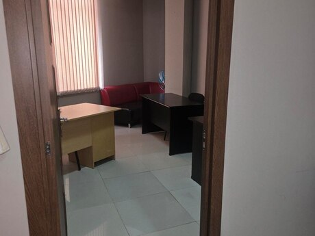 2-комн. офис - Насиминский  р. - 70 м²