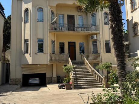 9 otaqlı həyət evi/bağ evi - Nəsimi m. - 600 m²