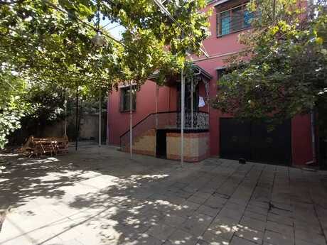 6 otaqlı həyət evi/bağ evi - Nəsimi m. - 320 m²