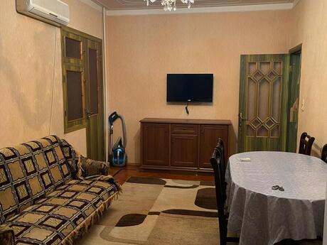 2 otaqlı köhnə tikili - 8-ci mikrorayon q. - 50 m²