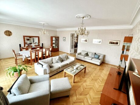 4 otaqlı köhnə tikili - Sahil m. - 200 m²