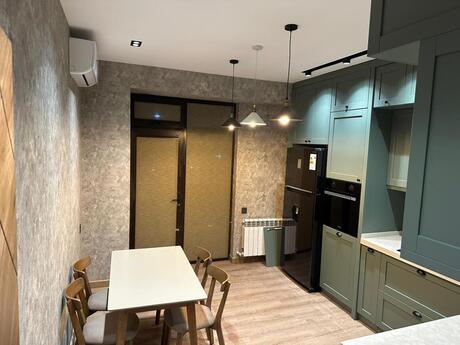 3-комн. новостройка - м. 8 ноября - 141 м²