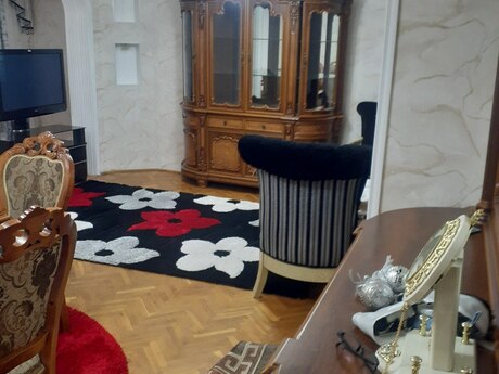 4 otaqlı köhnə tikili - Azadlıq Prospekti m. - 110 m²