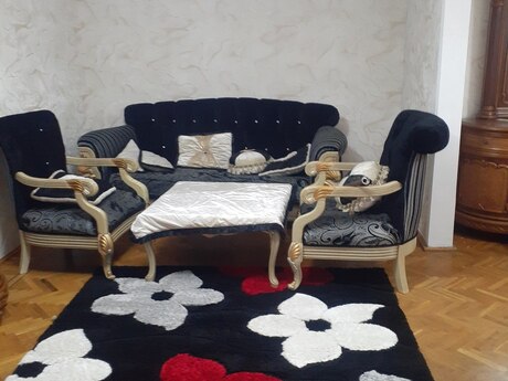 4 otaqlı köhnə tikili - Azadlıq Prospekti m. - 110 m²