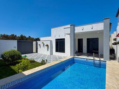 4 otaqlı həyət evi/bağ evi - Şüvəlan q. - 150 m²