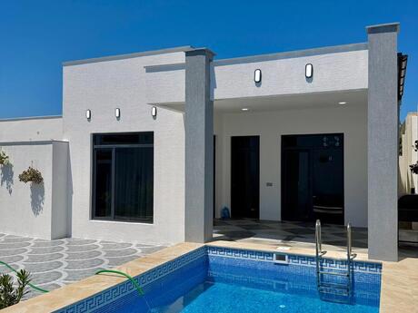 4 otaqlı həyət evi/bağ evi - Şüvəlan q. - 150 m²