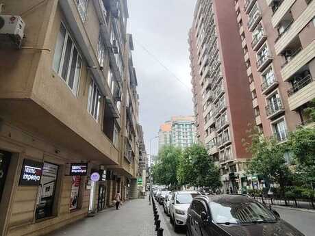 2 otaqlı köhnə tikili - 28 May m. - 55 m²