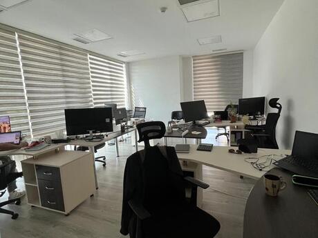 Объект - м. Элмляр Академиясы - 65 м²
