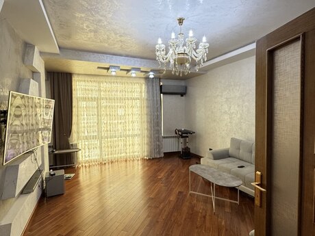 2 otaqlı yeni tikili - 8-ci mikrorayon q. - 80 m²
