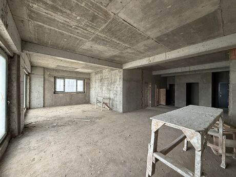 4 otaqlı yeni tikili - Ağ şəhər q. - 185 m²