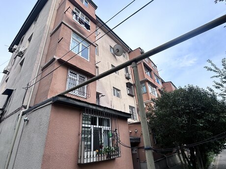 2 otaqlı köhnə tikili - Qara Qarayev m. - 40 m²
